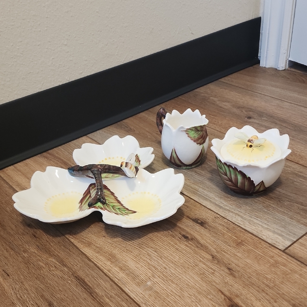 Vintage Lefton "Bee Line" Ceramic Set